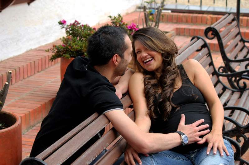 couple-pregnancy-marriage