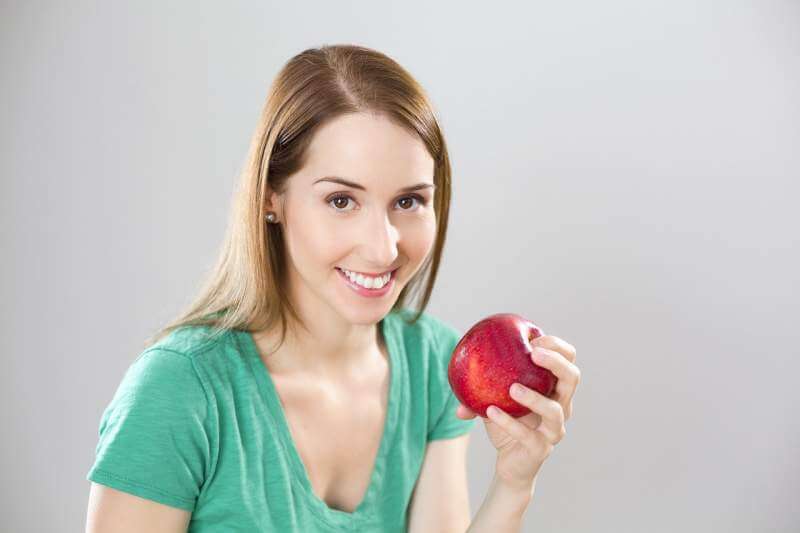apple-health-woman-diet-meals