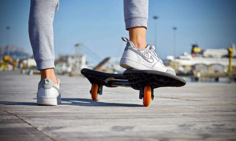 skateboard-feet-shoes-guy-skating