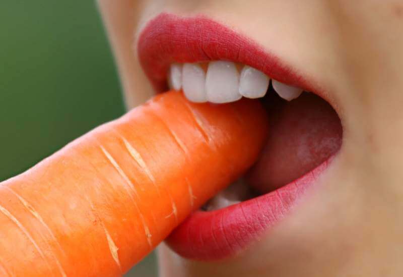 teeth-carrot-diet-loss-of-flesh